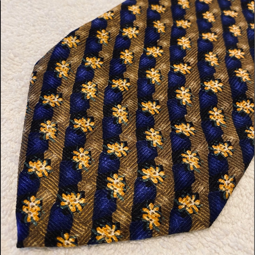 Brand New Trendy Tie By JZ RICHARDS